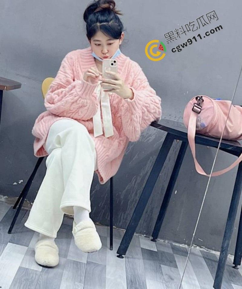 齐齐哈尔骚浪护士【王雪】约炮流出：巨乳翘臀勾魂夺魄，肉棒深吞求精液灌喉，内射小穴特写展示-1