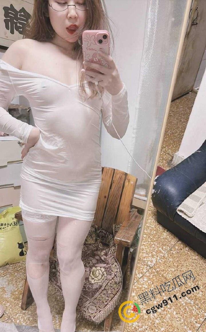 齐齐哈尔骚浪护士【王雪】约炮流出：巨乳翘臀勾魂夺魄，肉棒深吞求精液灌喉，内射小穴特写展示-3