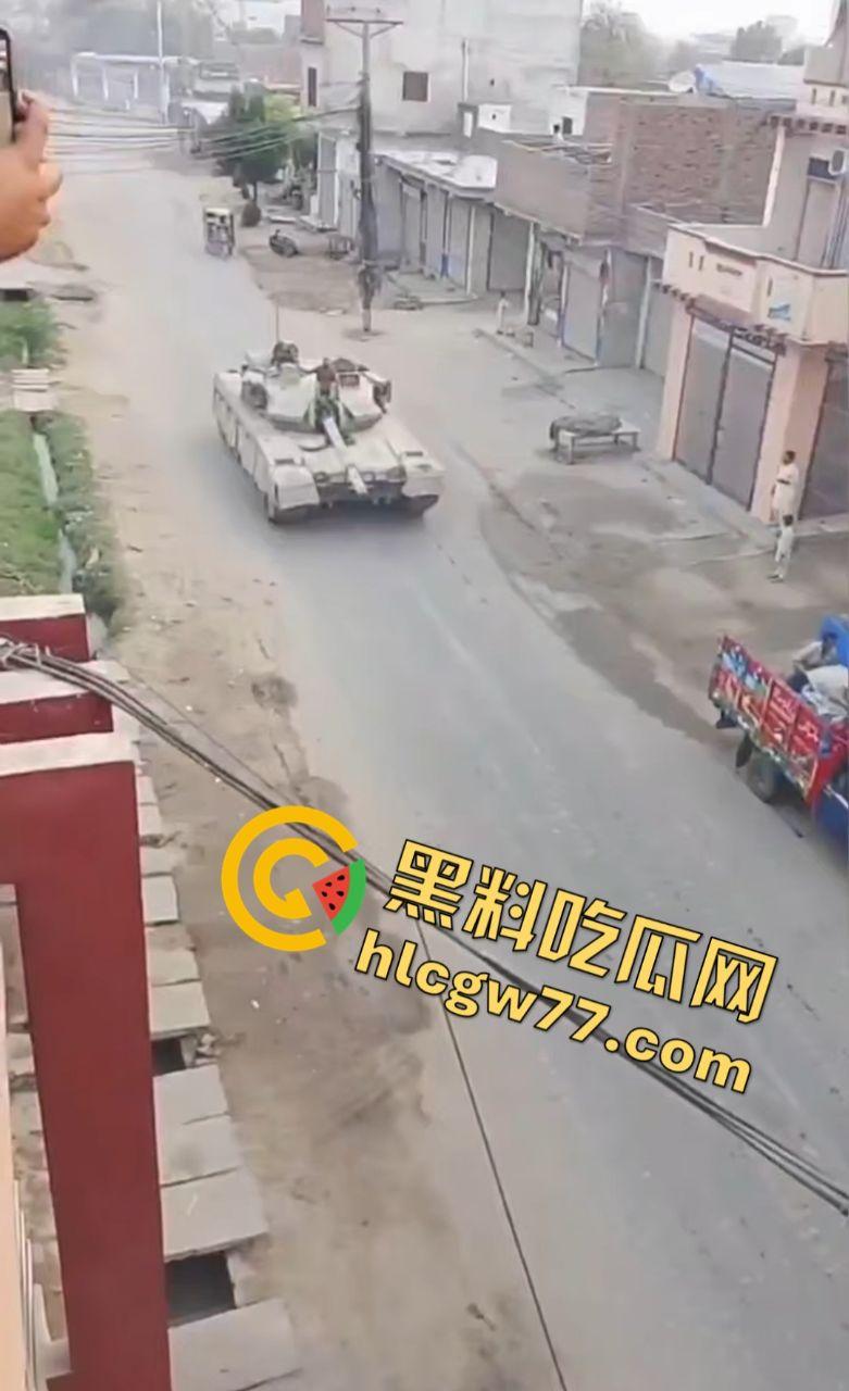 印巴局势炸裂！指挥官游戏玩多了，在游戏中的战术全部实施到现实中了！农民头被炸烂！-7