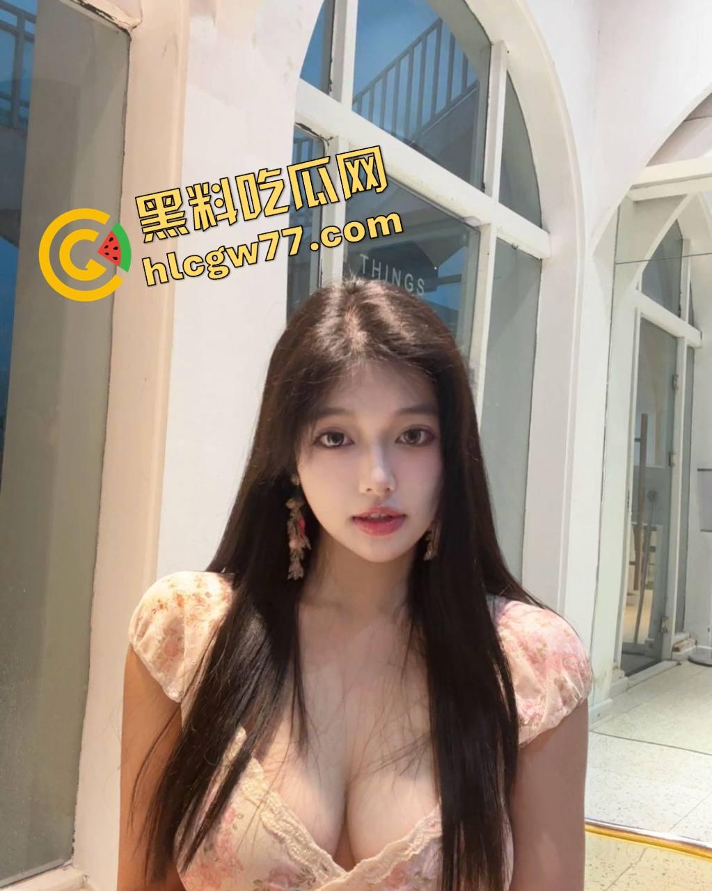 舔技封神『菜利瑜』私拍流出爆红，甜妹跪舔深喉变公共肉嘴，装乖现实舔J舔到射三次！-6