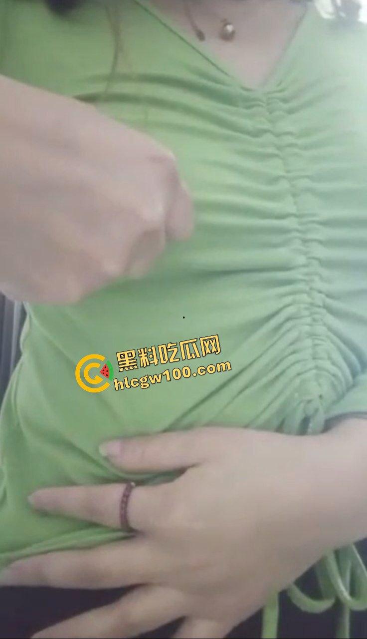 四川绵阳反差少妇风骚臭母狗『林霞』寂寞发骚找刺激 电击奶头淫叫 自慰粉逼淫穴骚叫 原创独家流出！-6