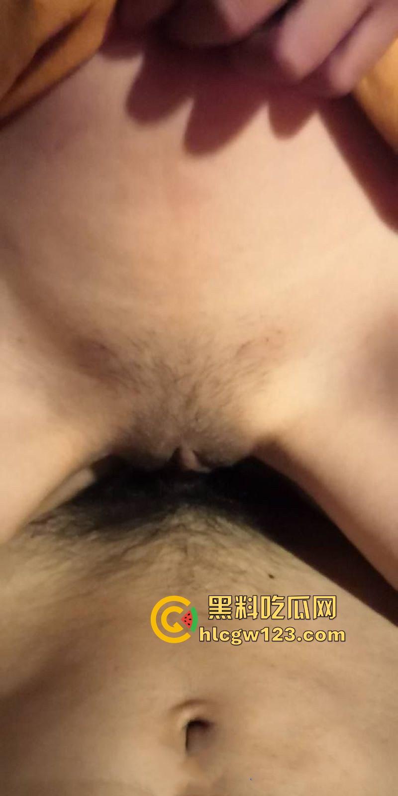 山东舞蹈老师【程一倩】失恋后放飞自我 穿着性感黑丝约炮 惨遭大屌猛男爆操彻底被征服 呻吟声酥骨令人脸红心跳！-7