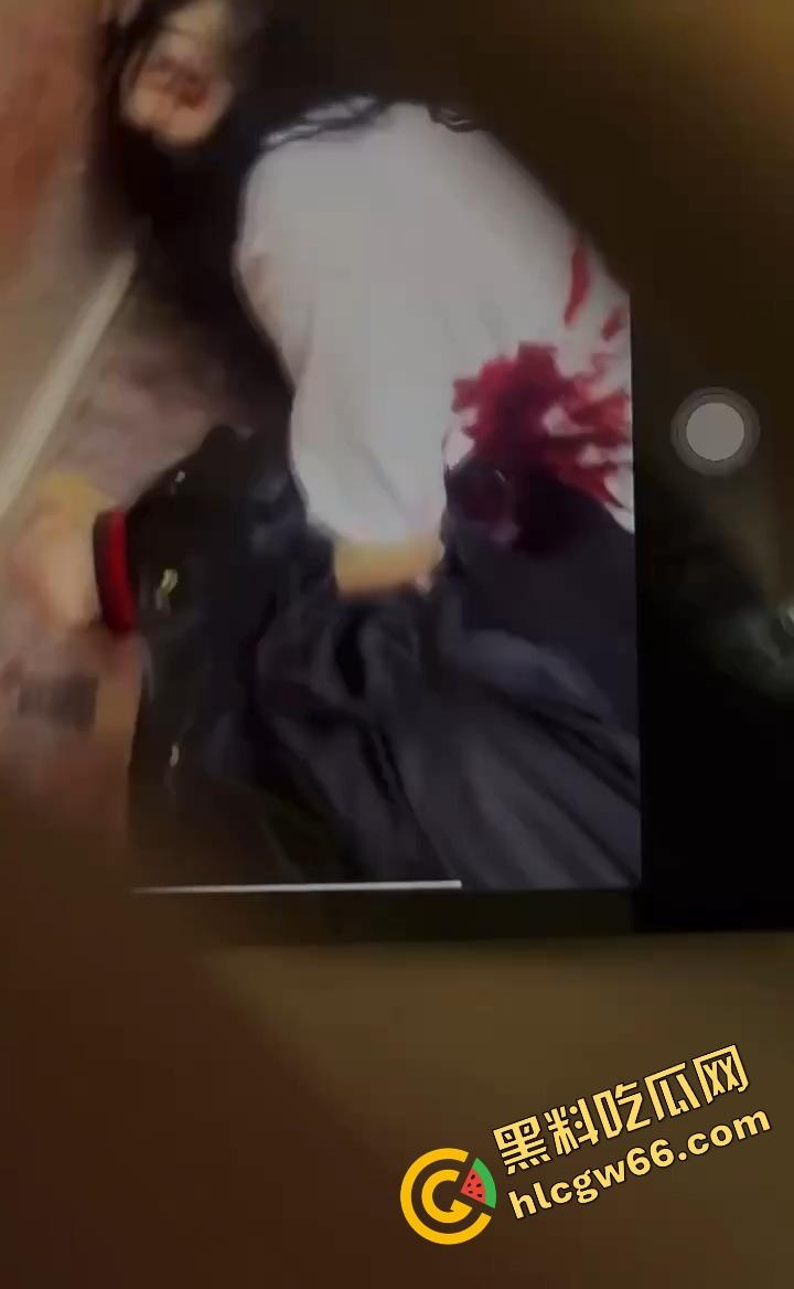 职高出高人了，网传刀仔因爱生恨现场干翻情敌，热恋变命案，职高修罗场上演现实版血色青春！-15