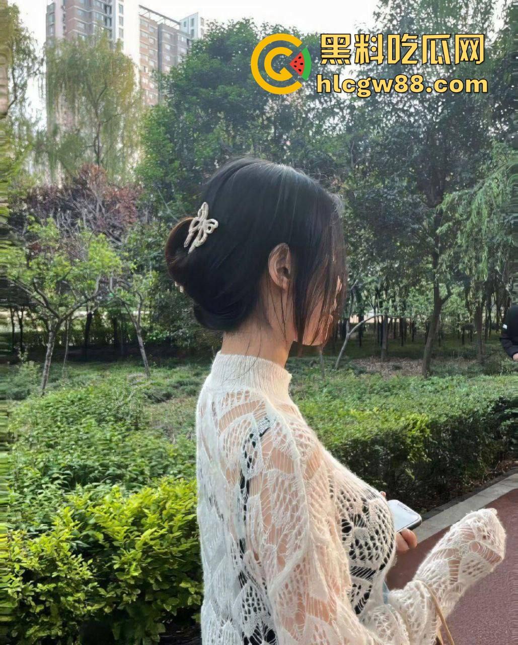 瓜友爆料！社交软件约炮健身女教练【林薇薇】已婚极品的骚少妇 背着老公偷吃无套后入 精液灌满骚穴。-6