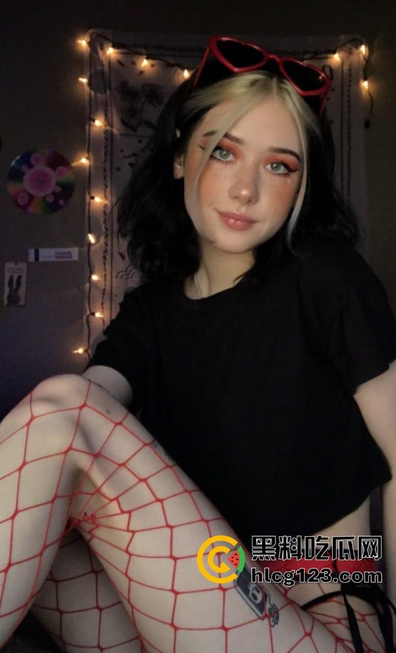 洋马BrattyDeath粉嫩小穴福利合集！胸虽小但绝对射爆，瓜友们别错过这波顶级福利！-25