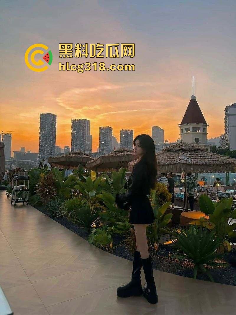 你还以为高端外围豪车天生紧？全靠阴道收缩术收成死夹货，富哥上手就说一根手指进去都得抹油！-5