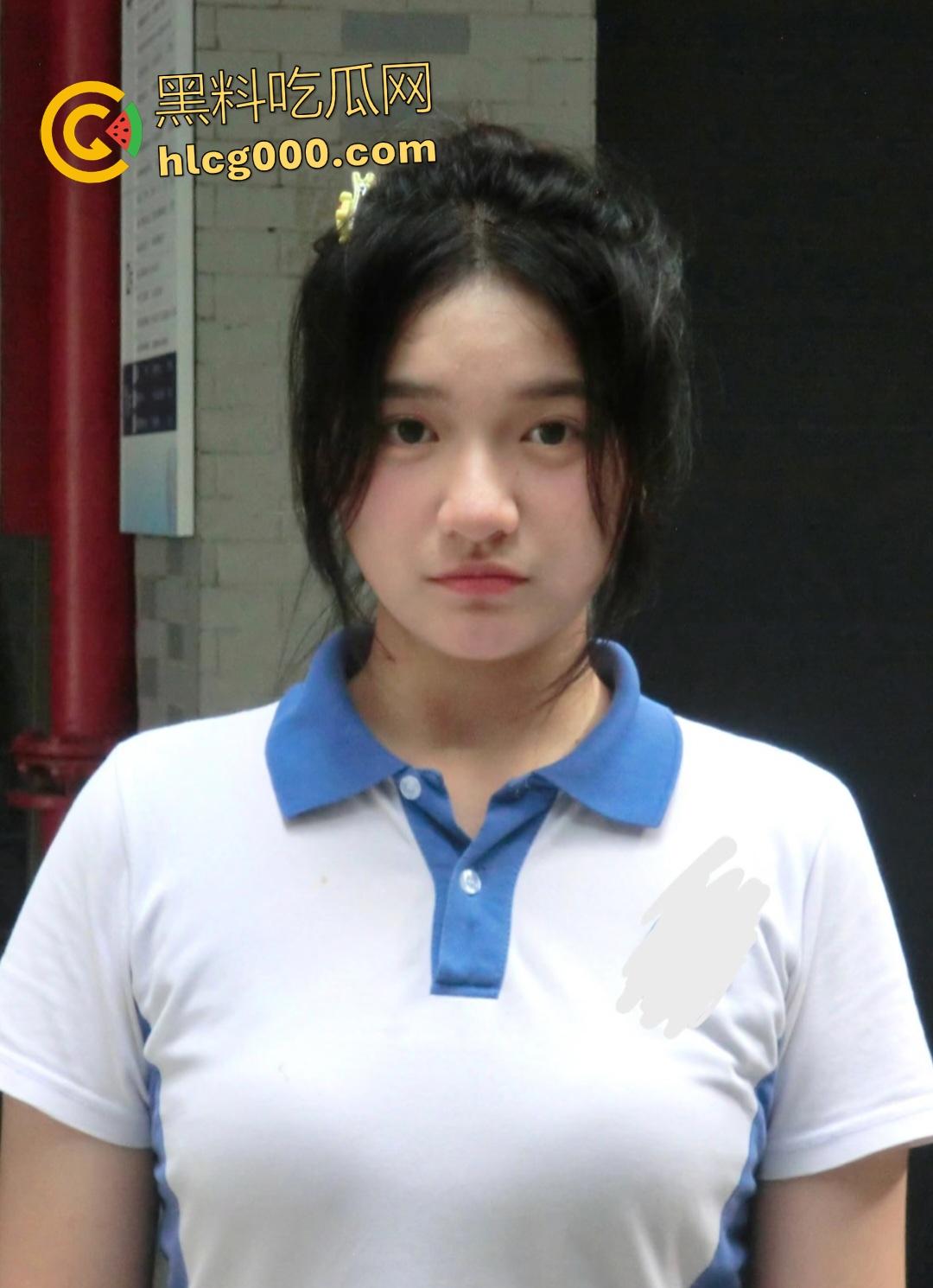 云南丰满高中生扩阴器开逼，往里面滴醋，欲求不满还用风油精辣乳辣穴，这快要起火了吧！-1