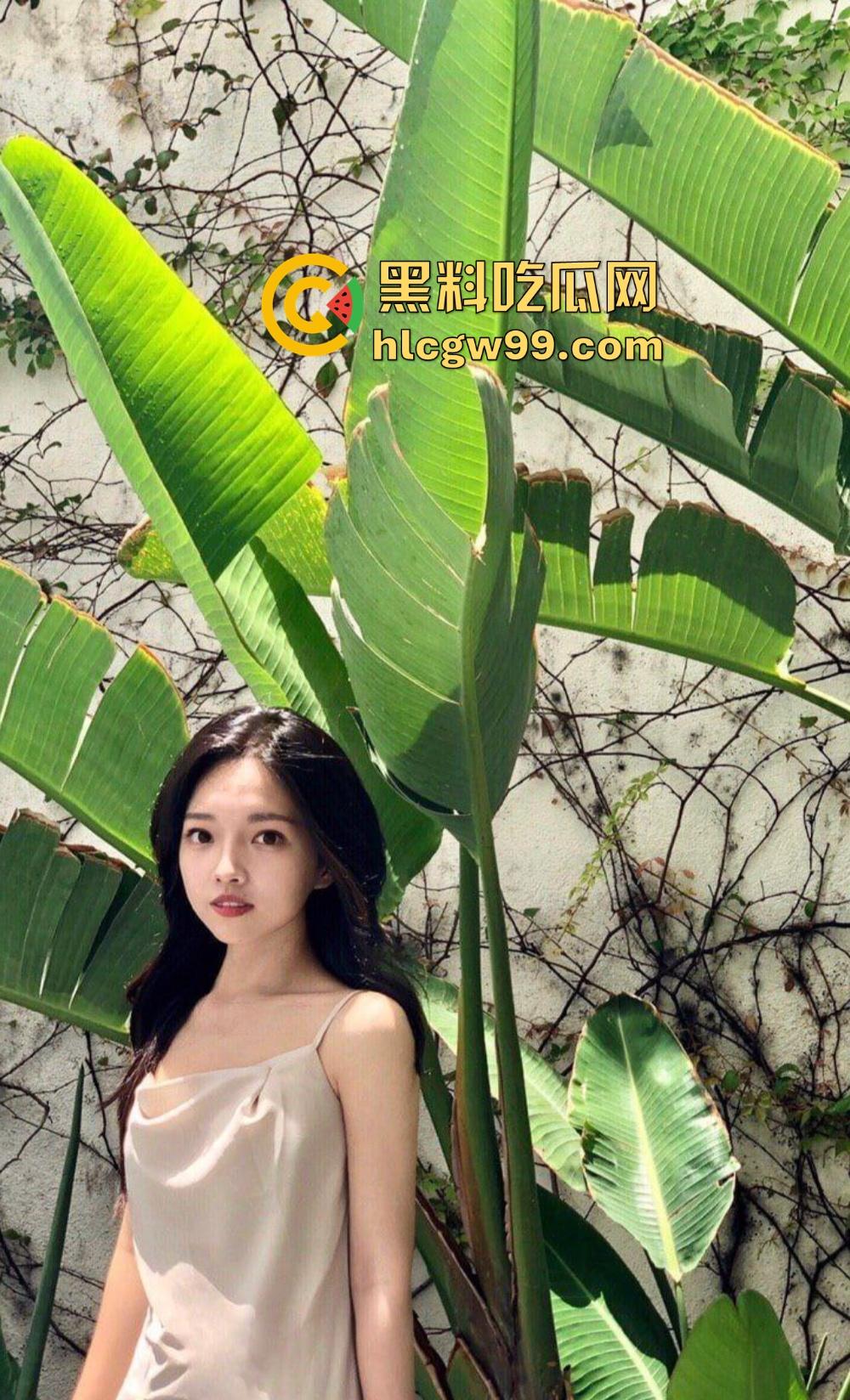 加拿大清纯甜妹【赵娜】表面清纯实际骚得批爆，被男友操成精盆母狗，私密性爱片流出，骚得让人肾疼！-8