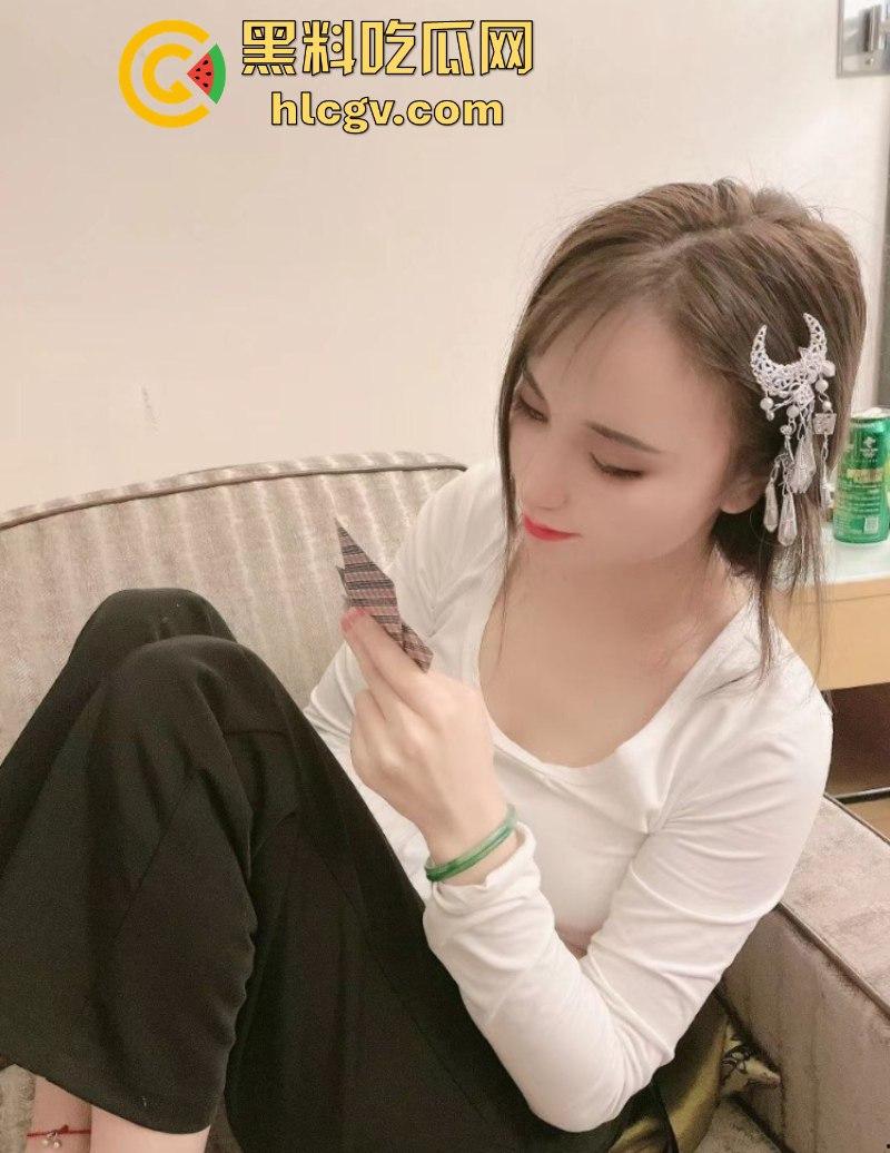 中国电信客服【吴雅静】隐藏身份被扒 人前清纯小妹 小号偷偷卖逼 付费福利免费分享-5