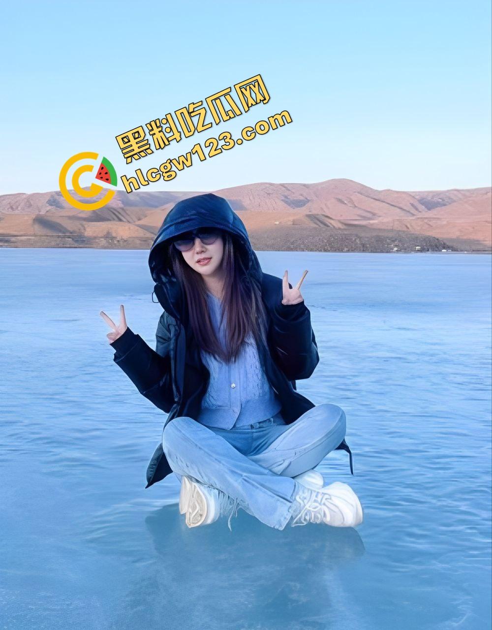 情侣旅行约单男爆操女友共谋喂屌全程拍摄！肥鲍掰开狂插，男友边录像边指导姿势，精液淋湿大腿根！-1