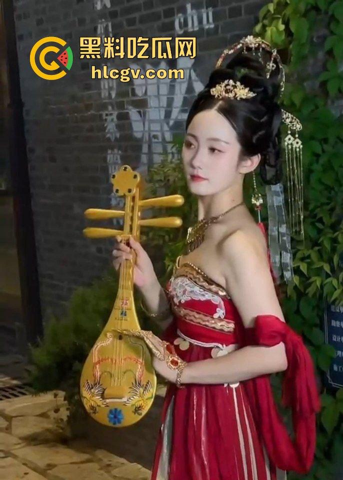 剧本杀邂逅极品汉服爱好者【李宜贞】！酒店调教骚到飞起，各种羞辱竟然越玩越爽！-2