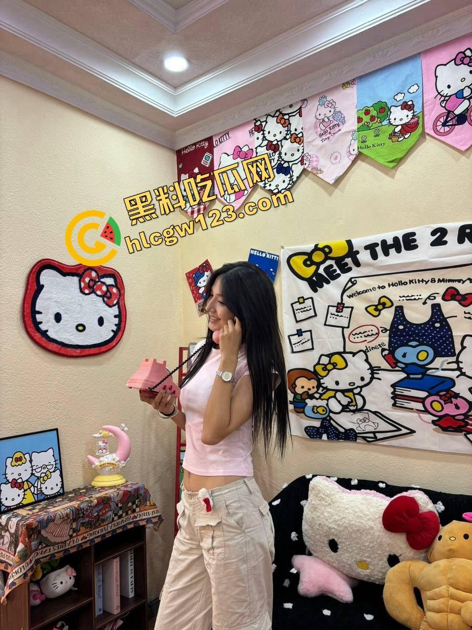 现在的漫展成了低配妓展？衣服遮逼就算COS，长相不够露点来凑，各种骚拍只求脖子以下别露脸！-5