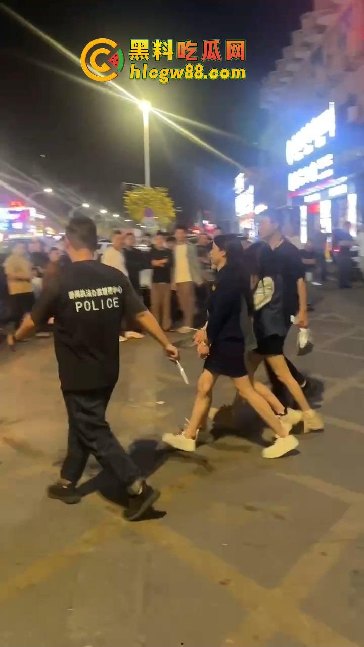 东莞净土不再，城市派对扫黄现场曝光，性感公主们排队上车，莞式传奇又少一处！-5