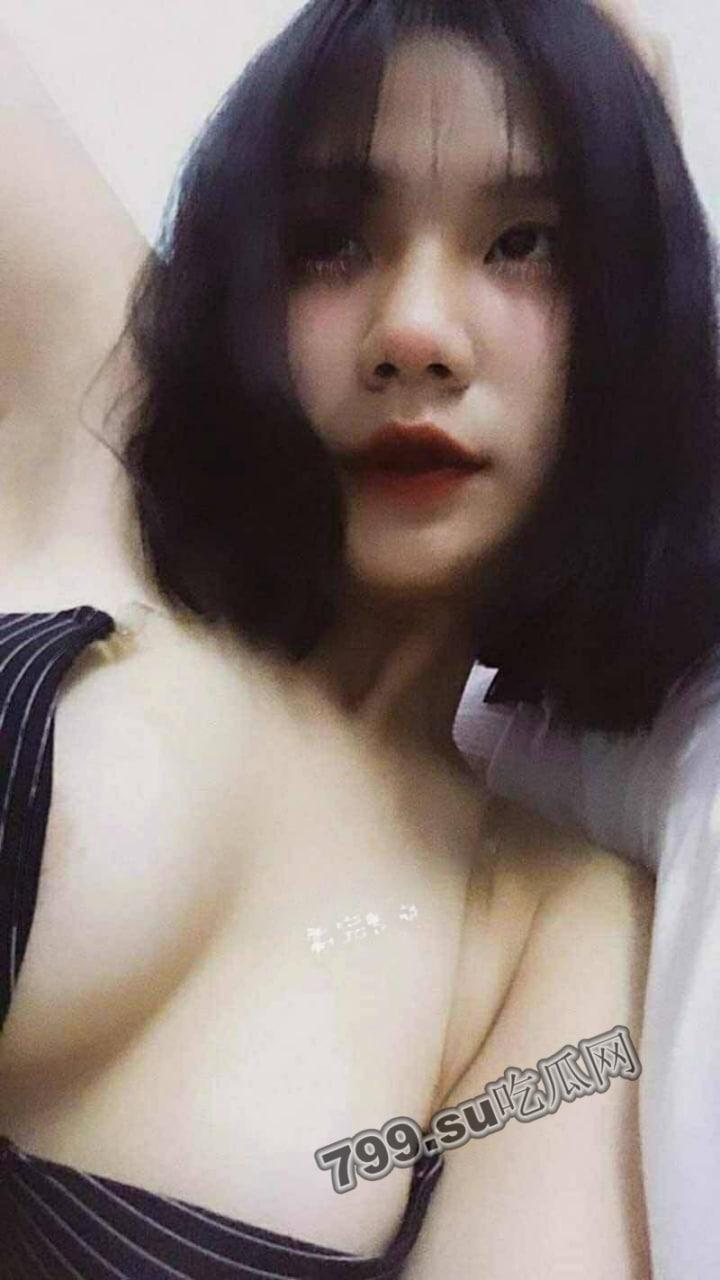 【精品泄密】越南超嫩反差舞蹈系学生妹 巨乳马甲线身材超棒 大量私拍流出-13