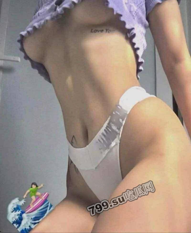 【精品泄密】越南超嫩反差舞蹈系学生妹 巨乳马甲线身材超棒 大量私拍流出-22