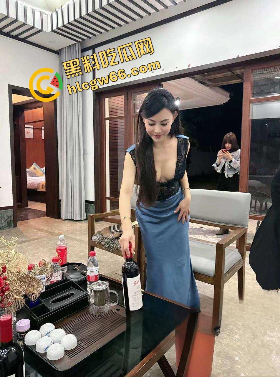 开718假装富婆？深圳大奶女【林梦雪】扯下假名媛滤镜，被爆勾引金主换资源，骚片外泄骚逼翻天！-11