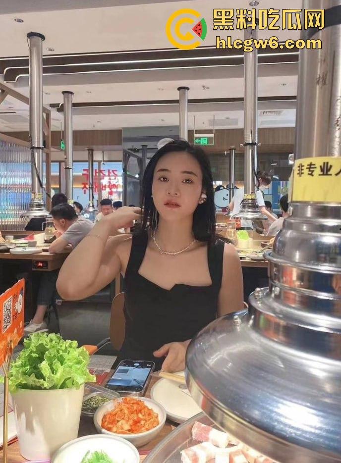 江苏绿帽癖朋友笔记本意外曝光私密性爱视频！老婆在床上大尺度回应他换人也行，朋友关系铁到不知如何下手！-1