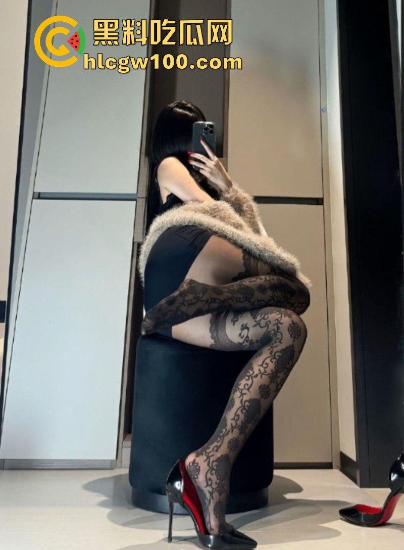 抖音78W粉丝网红【奶雯】VIP群福利视频流出 童颜巨乳白皙皮肤 不愧是女神 就是会勾人！-12