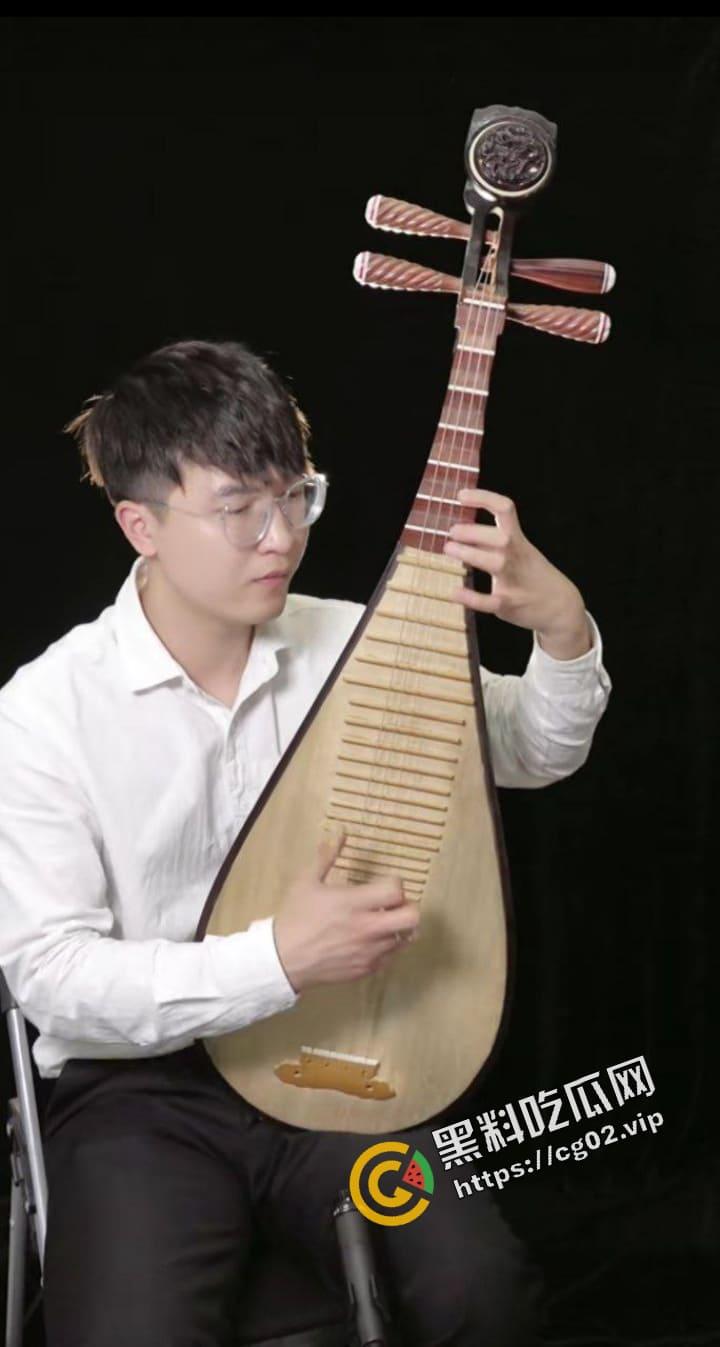 开盒曝光！抖音【会一点琵琶的邵老师】真名邵挺 有家事且女儿刚四个月的情况下 勾引学员 裸聊打飞机 视频曝光！-3