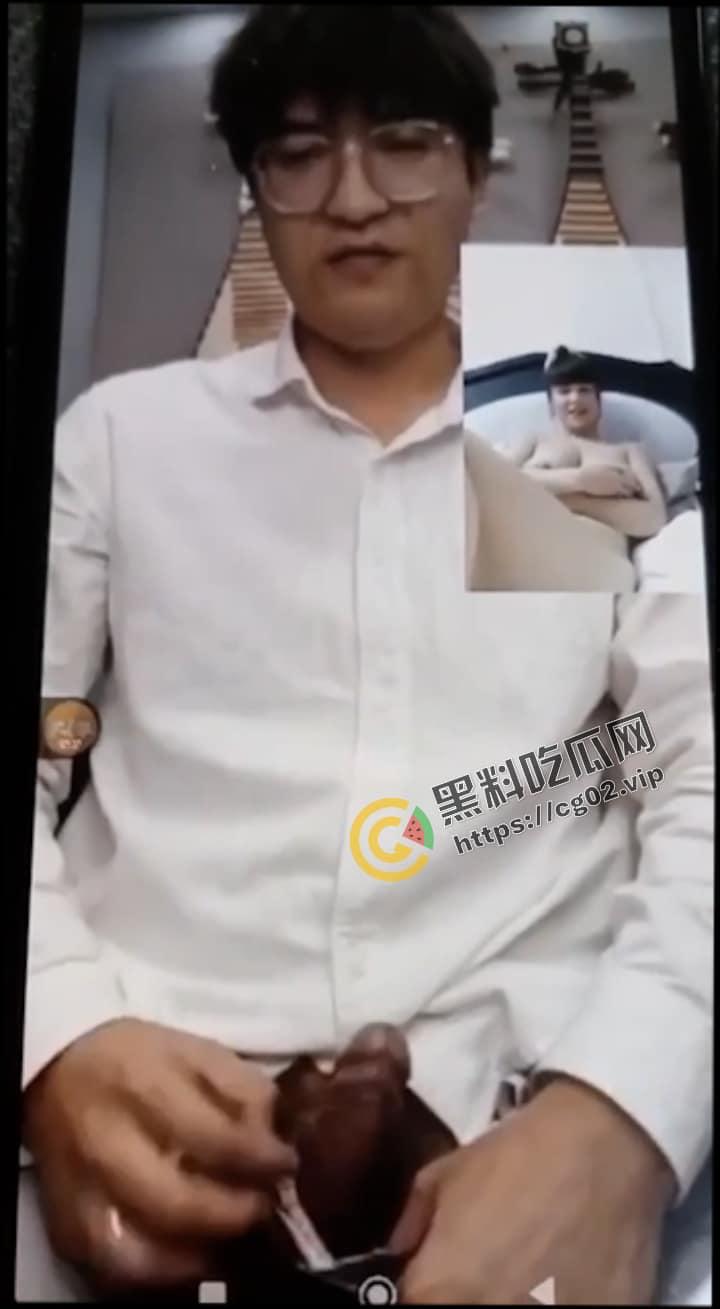 开盒曝光！抖音【会一点琵琶的邵老师】真名邵挺 有家事且女儿刚四个月的情况下 勾引学员 裸聊打飞机 视频曝光！-7