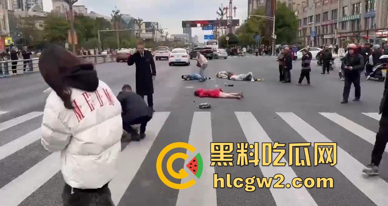 四川内江公交惨剧震惊全城！司机突发疾病酿悲剧，谁来为1死4伤的血泪买单？-5