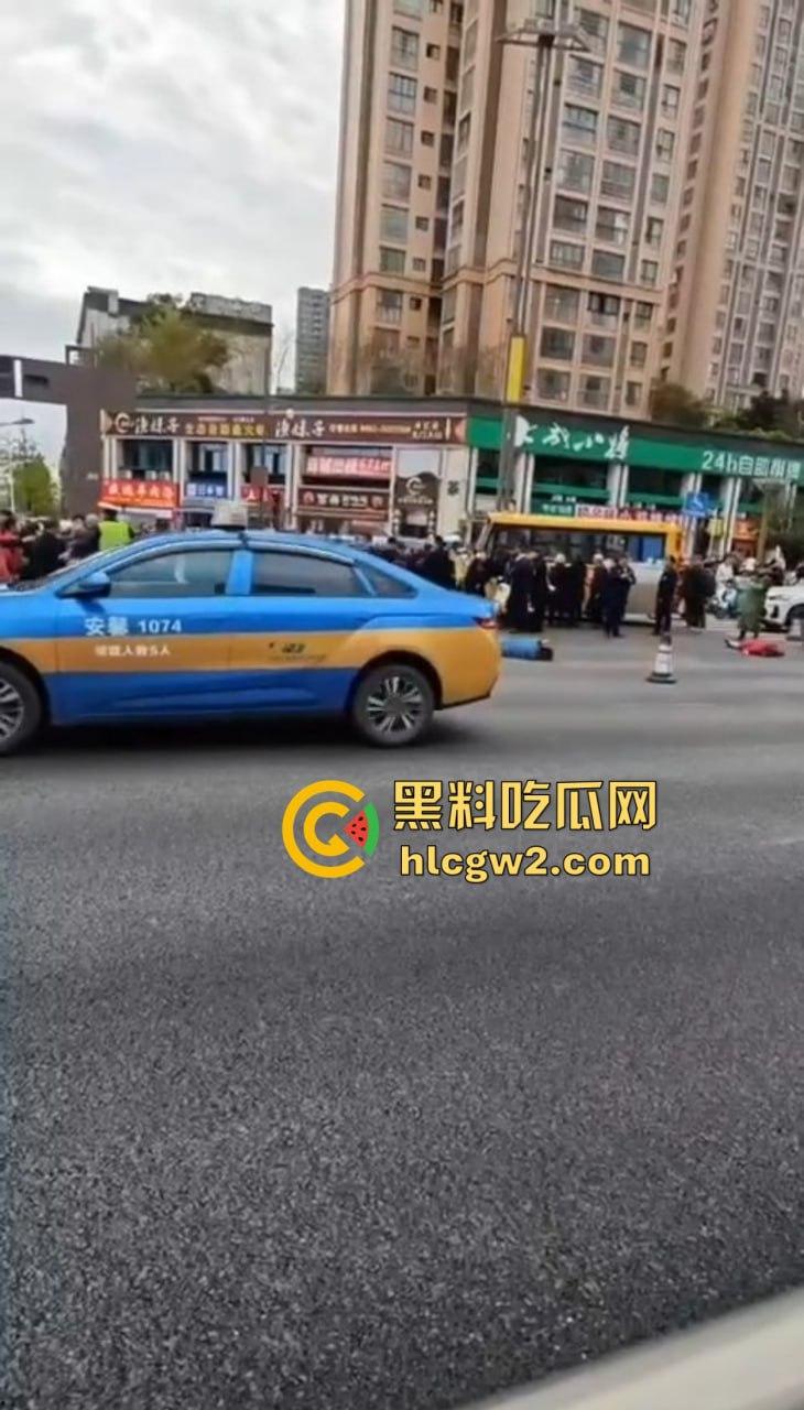 四川内江公交惨剧震惊全城！司机突发疾病酿悲剧，谁来为1死4伤的血泪买单？-14