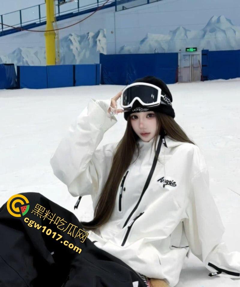 抖音百万级网红 老白不喝酒 被曝拒付3000陪滑费 女主发文控诉 身份却被实锤为外围女 完整版！-4