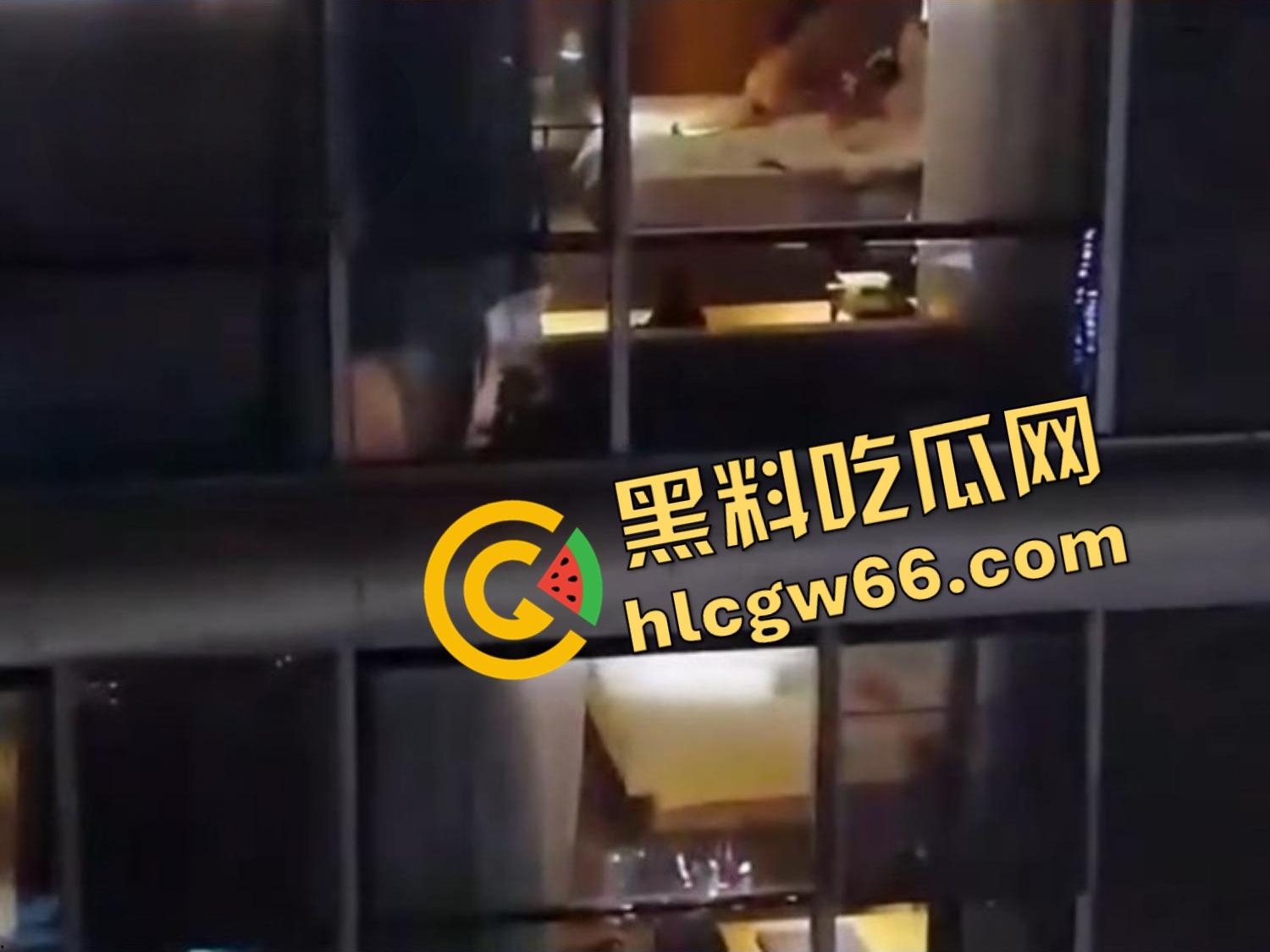 窗帘不拉当全楼观众是瞎的？桔子酒店骚女嗓子叫破音男主猛操如牛，小学生围窗看懵，老六无人机空投全网！-4