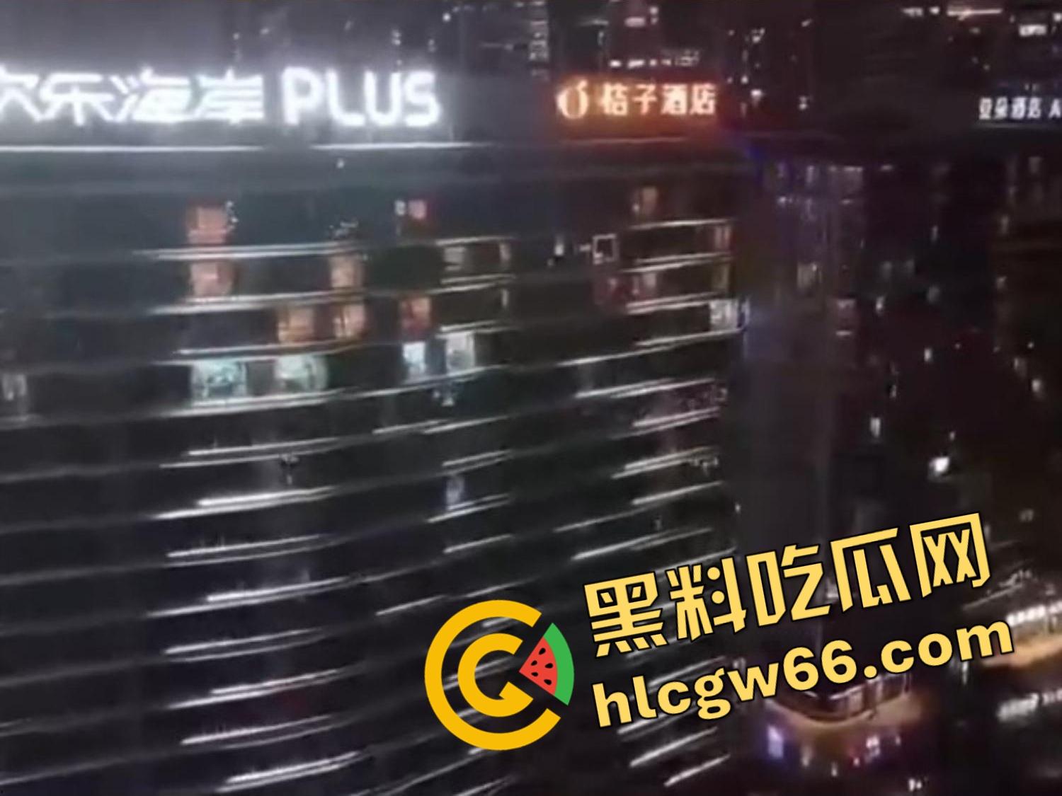 窗帘不拉当全楼观众是瞎的？桔子酒店骚女嗓子叫破音男主猛操如牛，小学生围窗看懵，老六无人机空投全网！-6