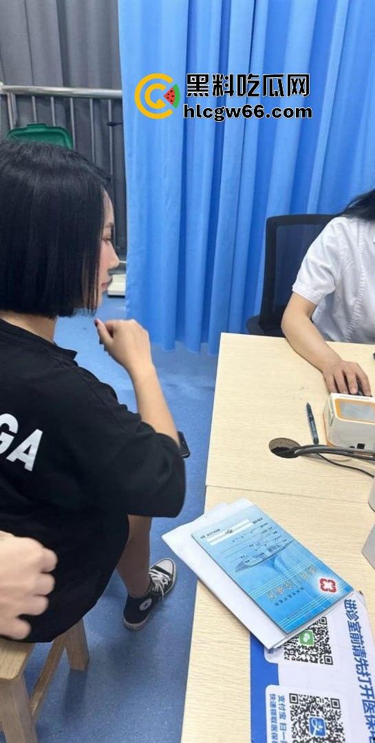 厦门水床实战！巨乳骚婊【琳琳】反差拉满，胸推吸屌啪啪服务满分，嫩穴夹得贼紧，干一炮爽翻天！-7