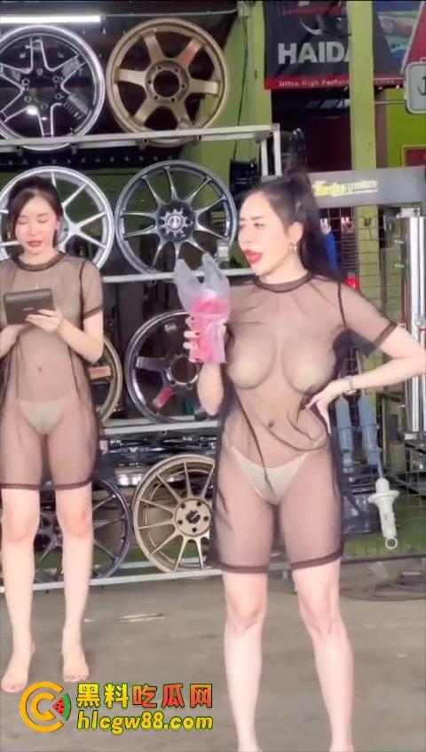 泰国修车店太卷了，黑纱透视丁字裤上阵拉客，这操作比夜店还骚，是不是人妖都看不出来了！-7