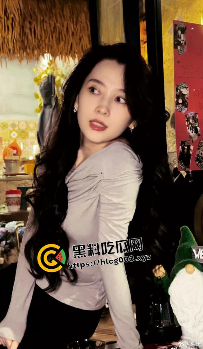 汪峰又找老婆啦！拿下小19岁新疆百万粉网红【森林北】【汪峰】老牛吃嫩草 不愧是皮裤汪-4