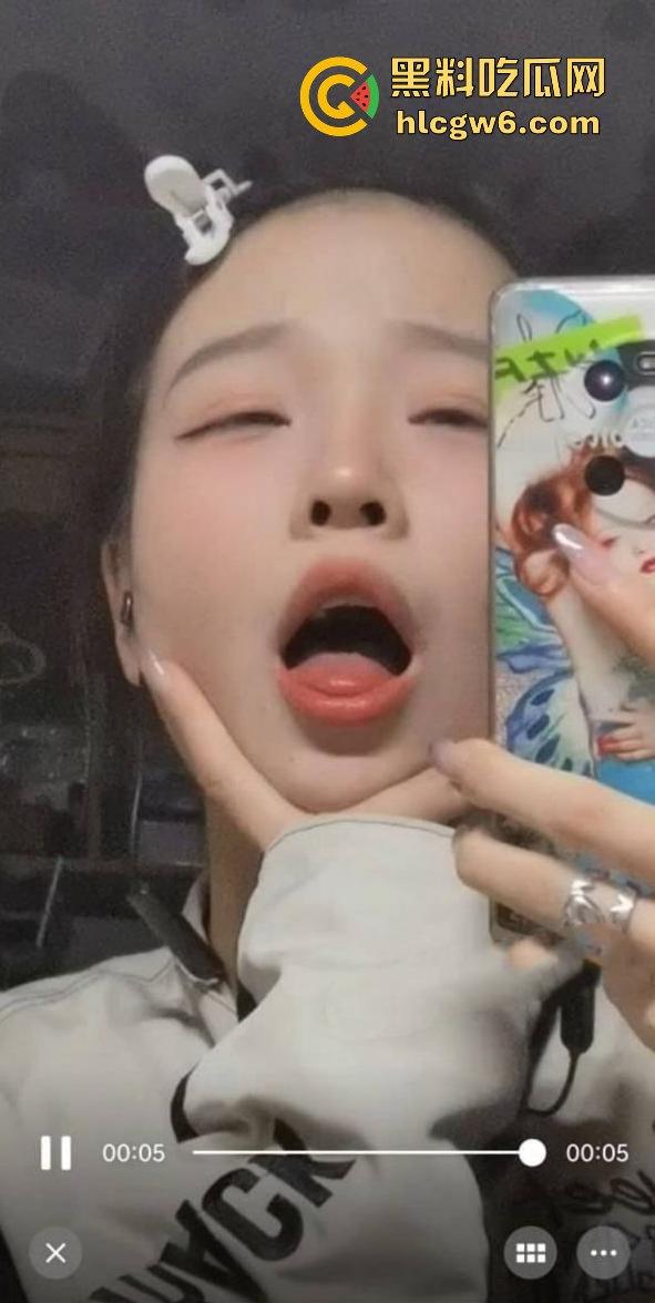 全网疯求，浙江清纯可爱网红【MIKU白】自拍性爱1分34秒视频被曝光，精选网红系列。-3