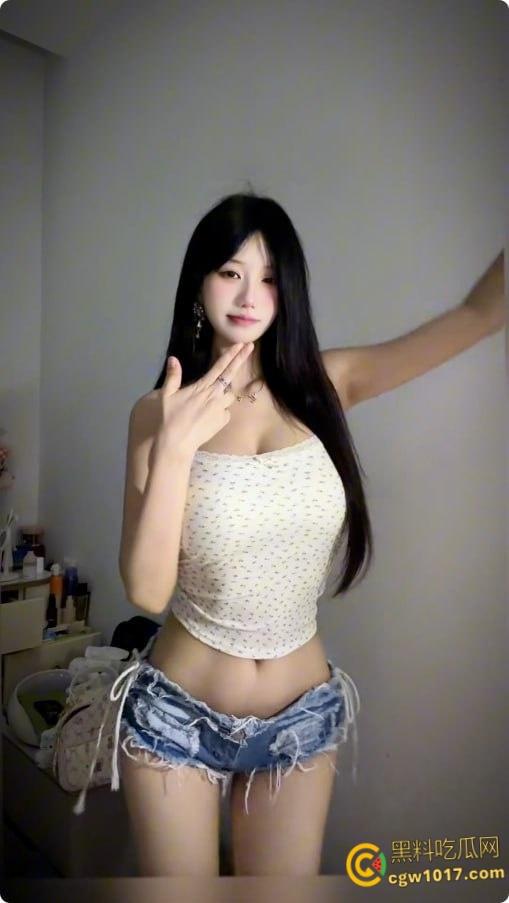 抖音御姐网红【什么思思】，金主定制福利视频，细腰翘臀完美身材，极品身材低胸装性感舞蹈，眼神拉丝诱惑十足！-2