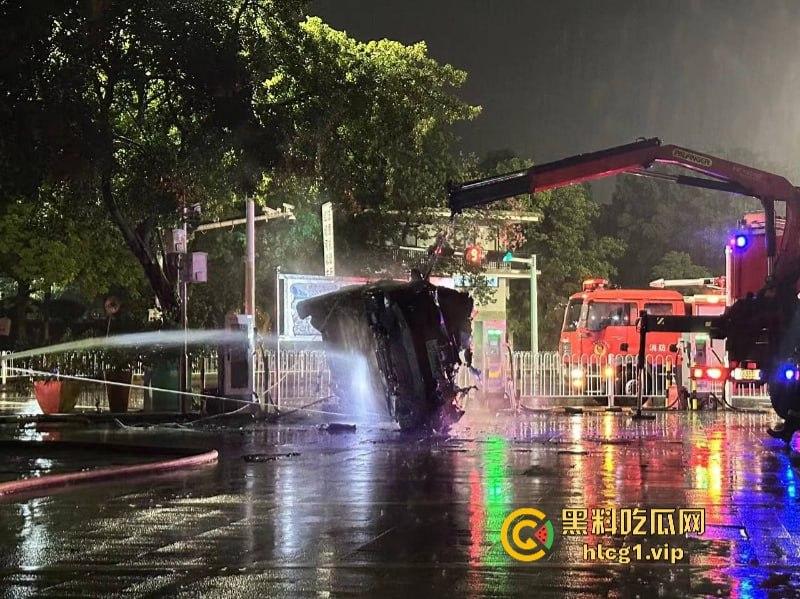 炸翻了！充电时发生严重爆炸 但极氪001 零自燃记录意外保持住了？-8