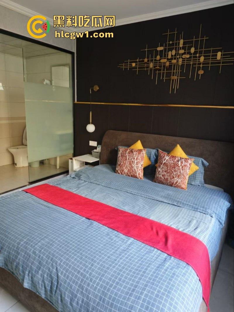 上海小伙网恋奔现翻车 软萌妹子变超雄坦克 房都开好了还是办了吧！-10