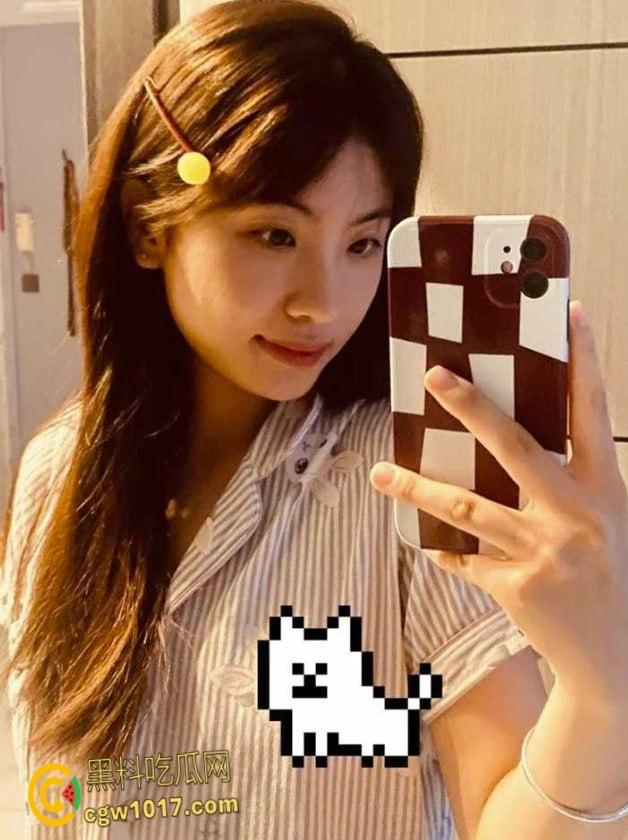 莆田青涩少女【张雨涵】遭男友蒙骗拍淫片，羞涩露奶玩自拍，穿粉裙白丝挨操只敢低声娇喘，淫性有待开发啊！-1