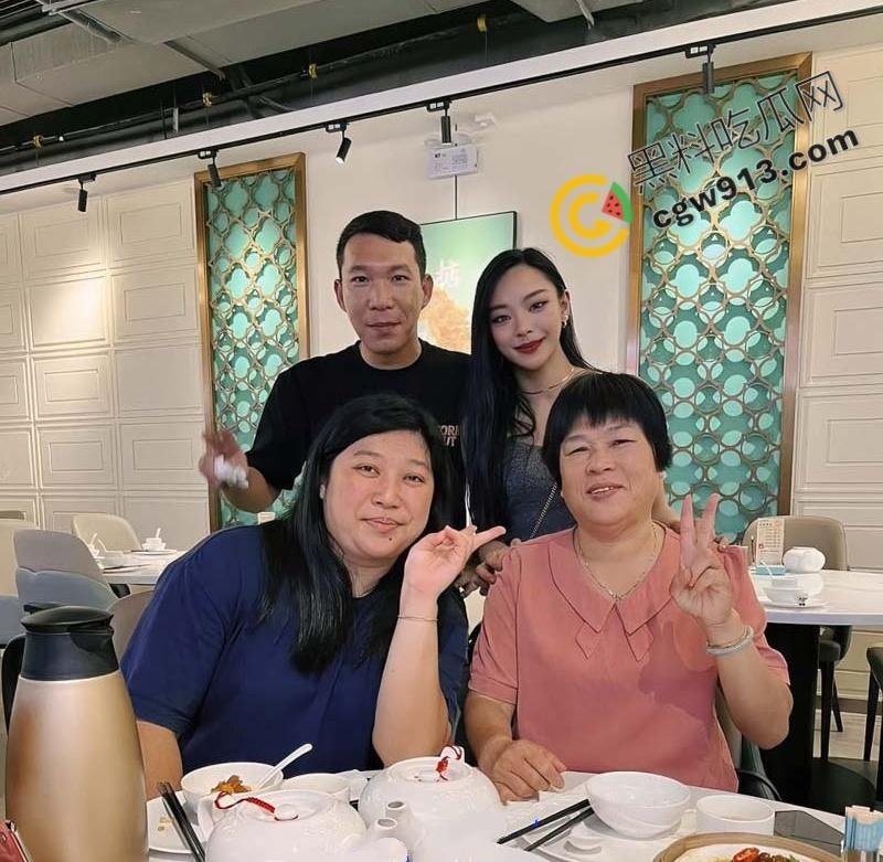 香港清纯幼教王露兒私底下发浪，吸毒自拍勾搭金主，私生活混乱，男友曝光不雅视频-2