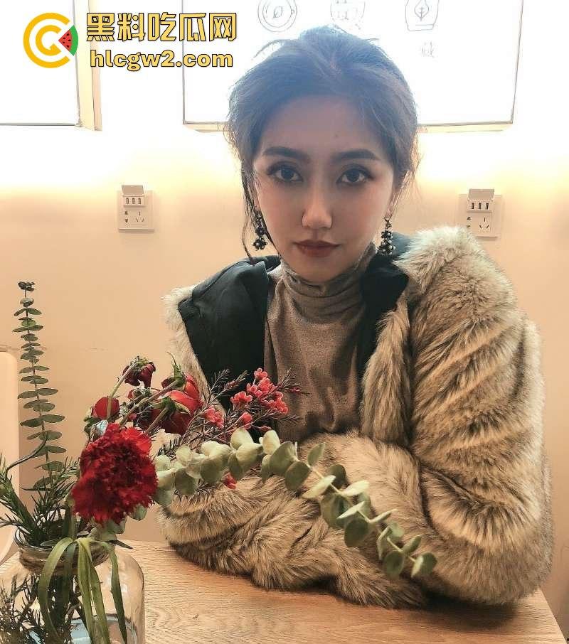 台湾高颜值奶妹【赖芷嫣】自拍泄密流出 手受伤都挡不住骚气，漏奶露点全程呻吟甜到发腻！-6