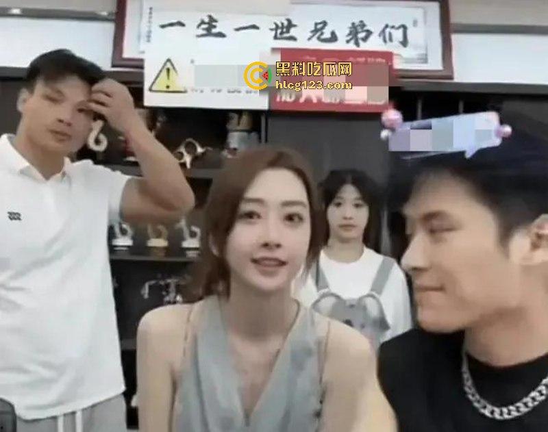 “羊启强”小杨被曝私生活混乱有多位情人牵扯多位女徒弟 夜店亲吻照流出-11