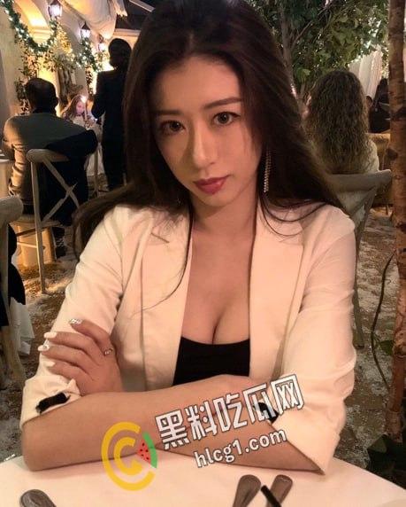 江苏大学高颜值女神和金主爸爸的大尺度自拍泄密 极品身材 真应了那句 她腿比我命都长-4