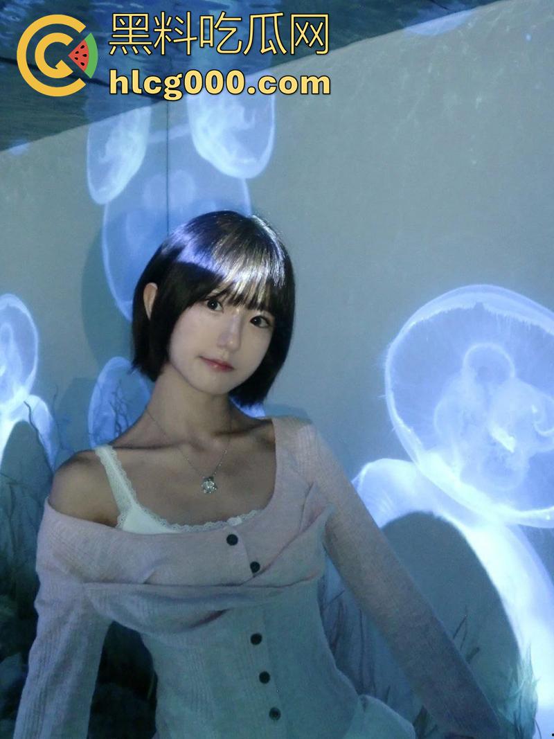 瓜友投稿曝光极品母狗，苏州夜店骚逼营销，身材高挑短发骚逼，甘愿做主人母狗，小穴粉嫩超耐操！-1