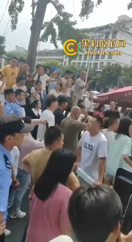 四川江油霸凌事件！持着母亲是公安局副局长就随便霸凌残疾人的孩子？还诱导其父签谅解书，激起民愤！-17