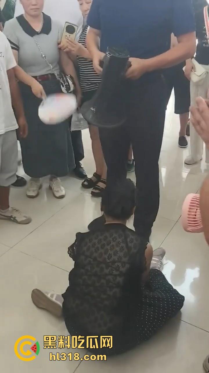 四川江油霸凌事件！持着母亲是公安局副局长就随便霸凌残疾人的孩子？还诱导其父签谅解书，激起民愤！-18