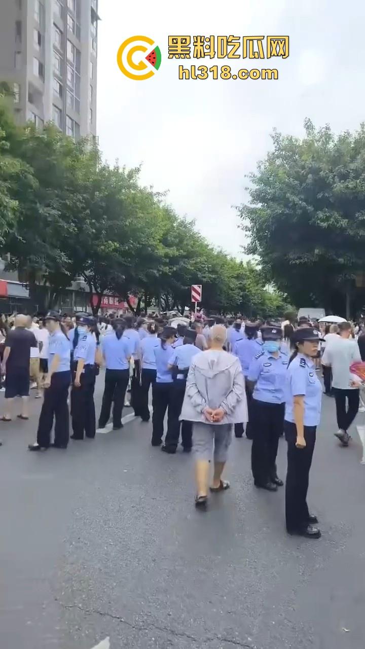 四川江油霸凌事件！持着母亲是公安局副局长就随便霸凌残疾人的孩子？还诱导其父签谅解书，激起民愤！-20