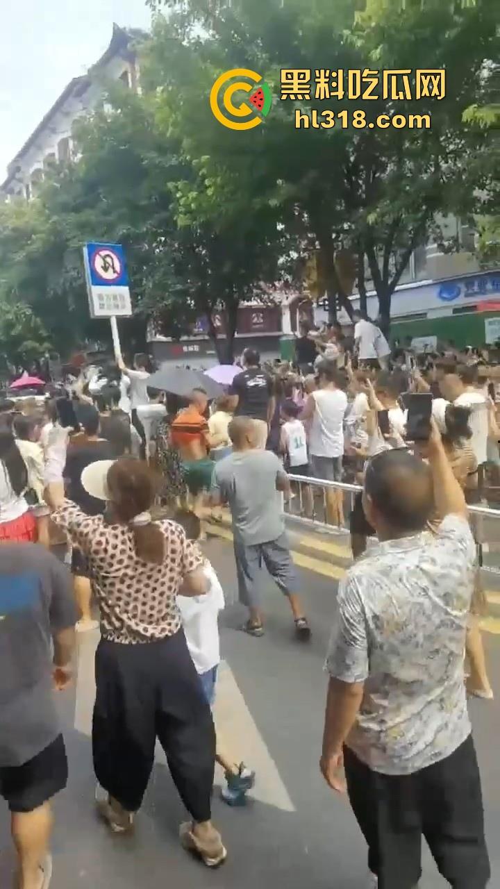 四川江油霸凌事件！持着母亲是公安局副局长就随便霸凌残疾人的孩子？还诱导其父签谅解书，激起民愤！-21