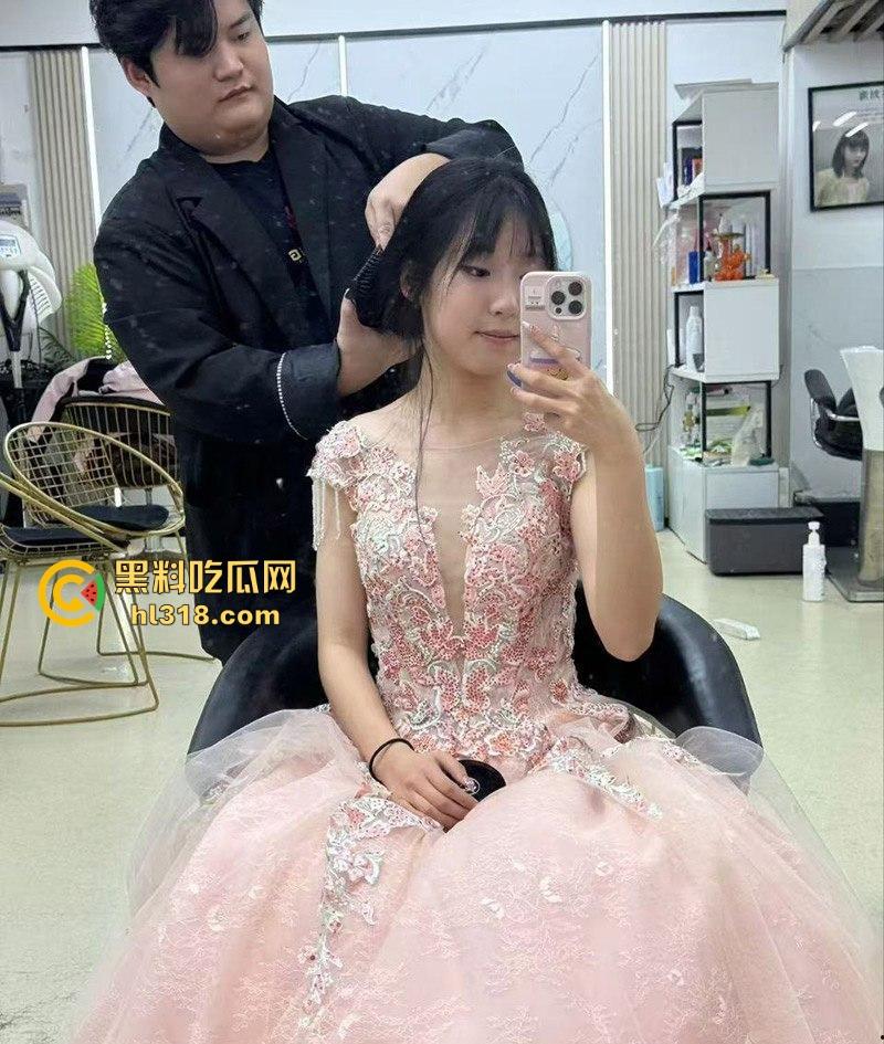 宁波大学【李鸣鸣】文艺眼镜妹揉穴自慰，反差蝴蝶逼惊喜见人，甜美呻吟诱惑无比，裸聊视频被曝光！-1