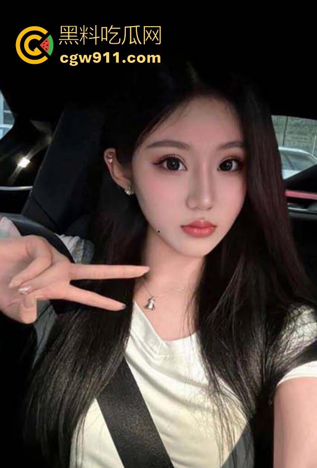 海角乱伦！把穿着黑色情趣内衣的堂妹调教成母狗，淫荡对白花式做爱，无套内射骚穴！-1