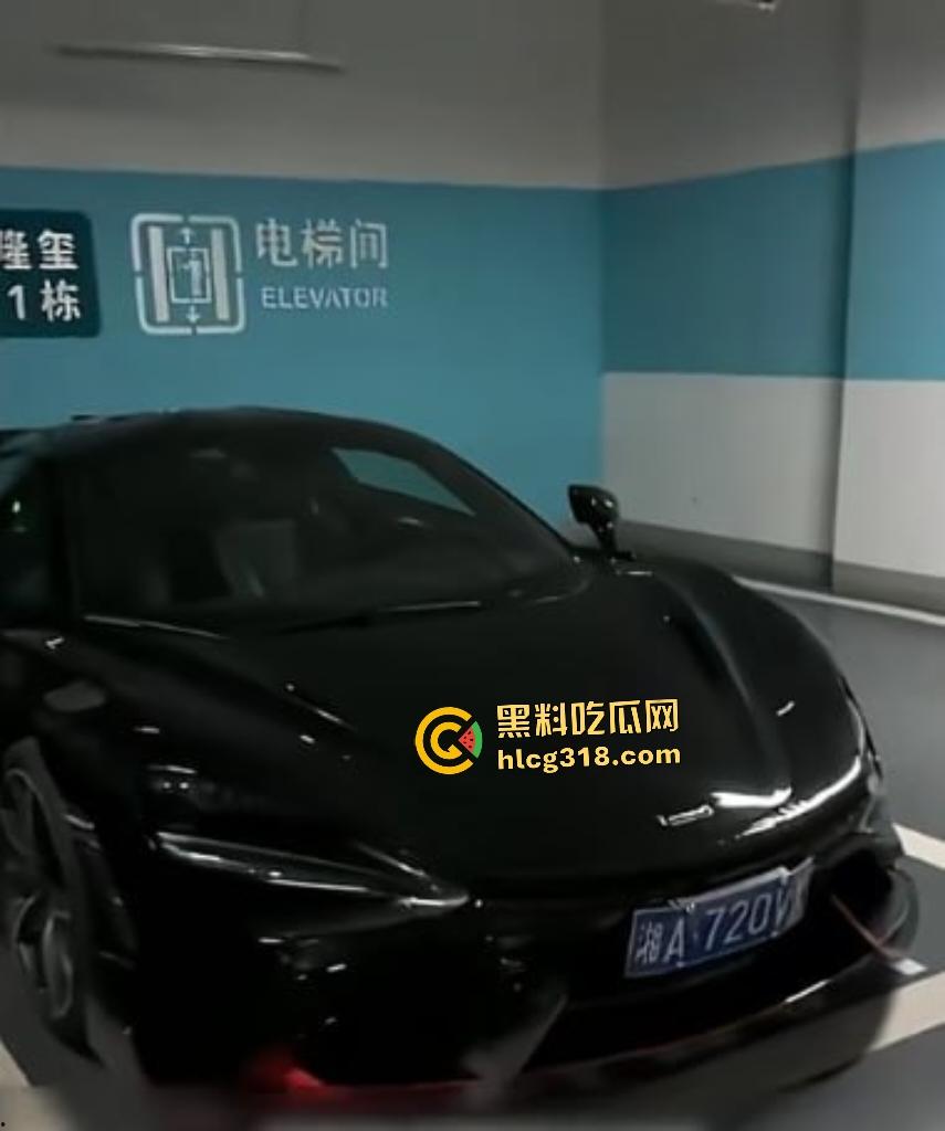 蓝战非前女友视频流出!千万身家却因鸡巴小挡不住前女友骑乘黑鬼前男友,这肥水应该是留到外人田了吧?-3