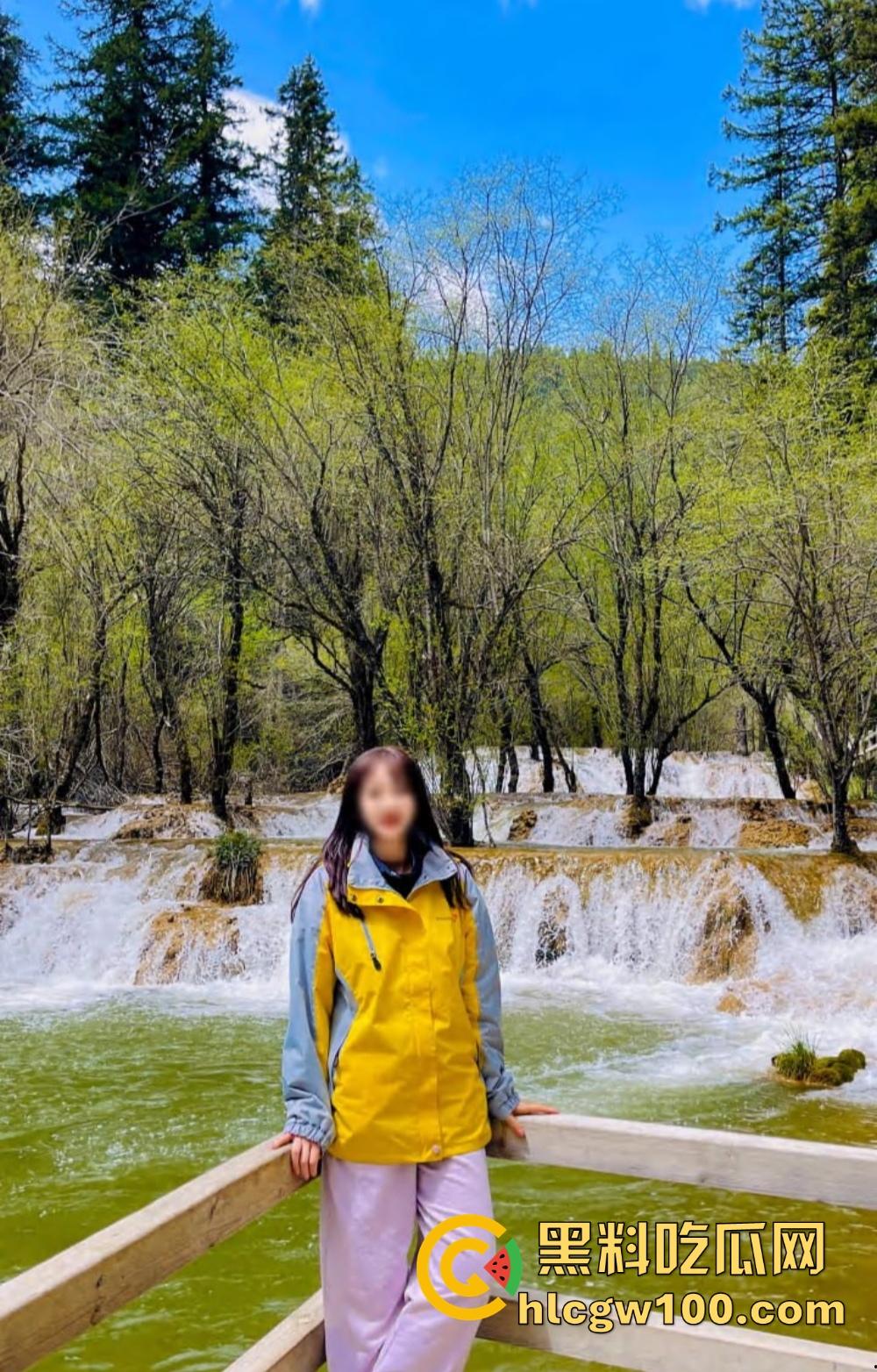 硬核绿帽玩家的骚操作，娇妻孕期成了肉体尤物，乳汁润滑胸推群P，玩到人尽皆知！-2